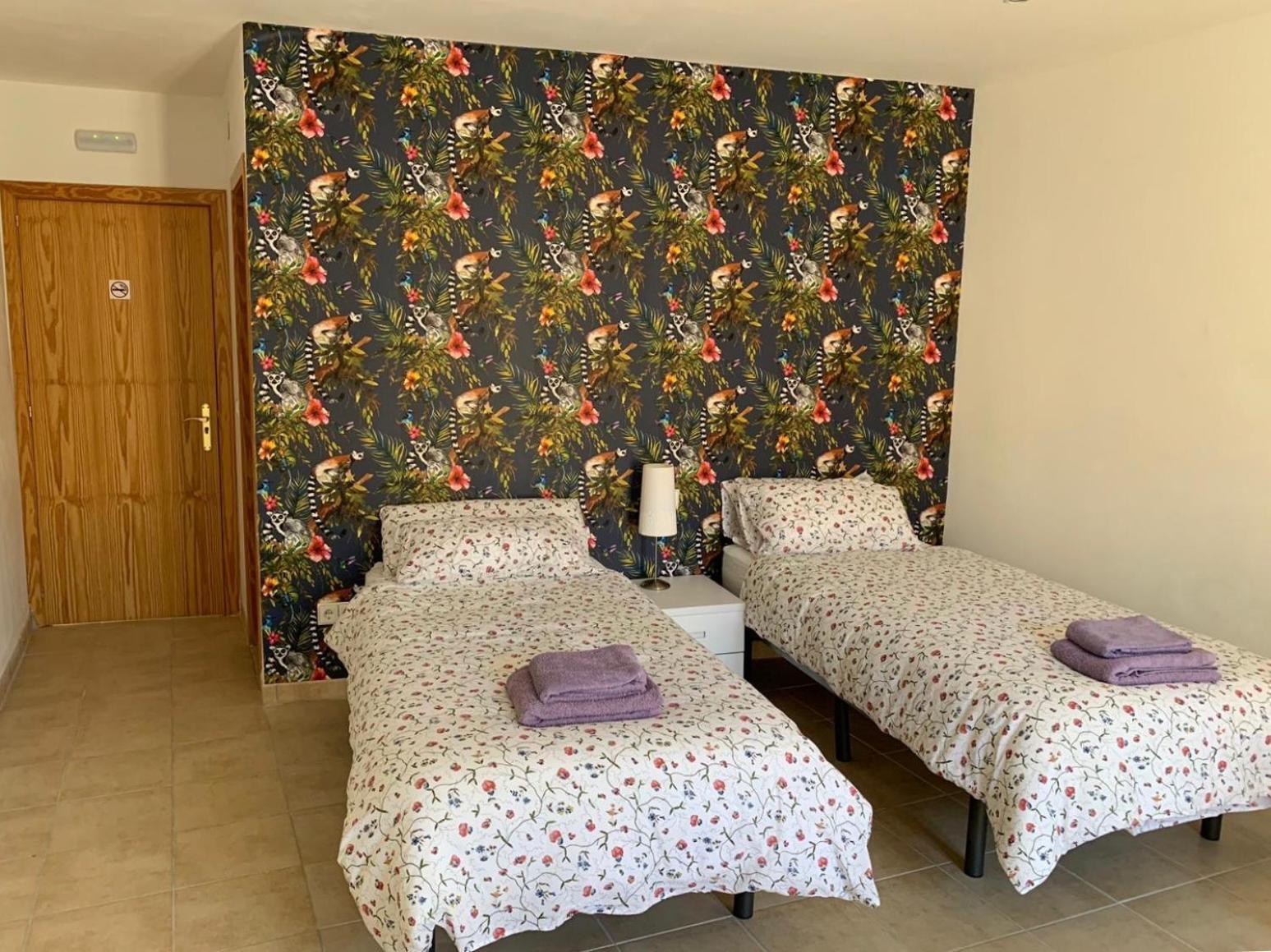 Hostal Casa Michaels Мора д'Ебре Екстериор снимка