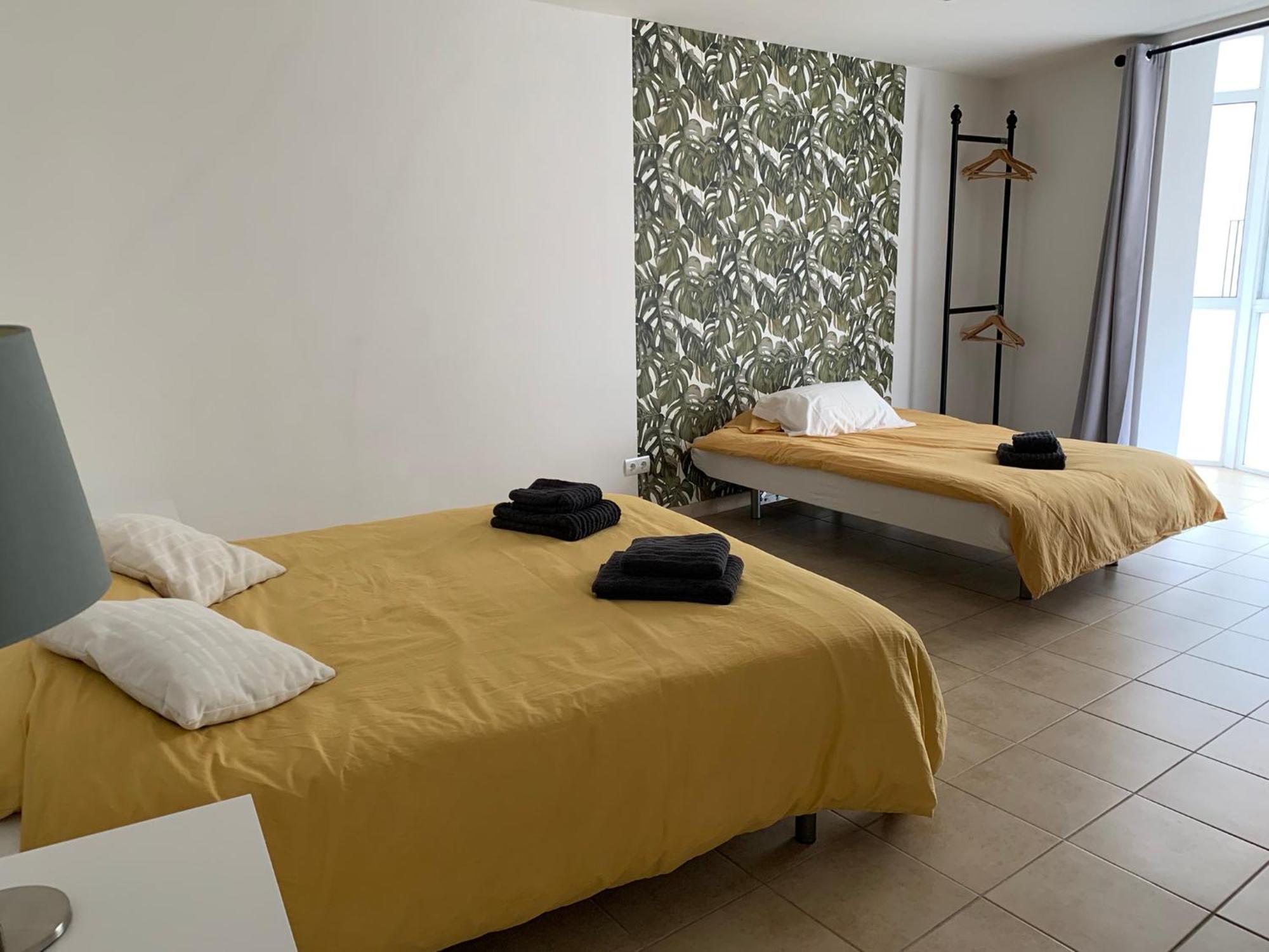 Hostal Casa Michaels Мора д'Ебре Екстериор снимка